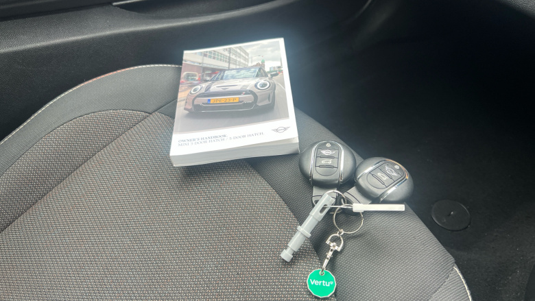 MINI Hatchback 1.5 Cooper Classic 3dr Petrol Hatchback